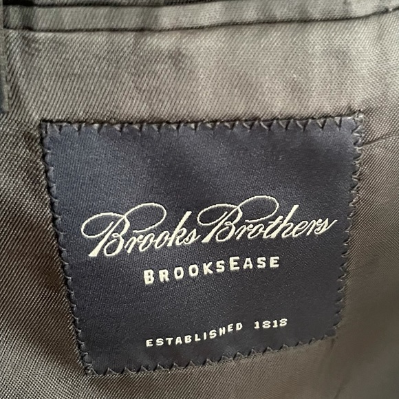 Classic navy blue Brooks Brothers sport coat - 43 long - Picture 5 of 12